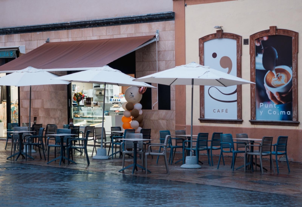PUNTO Y COMA CAFE
